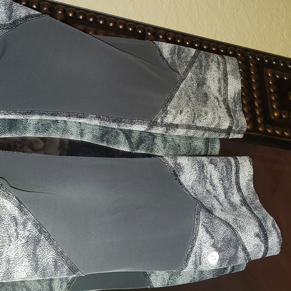 Lululemon Soulcycle Capri pant - Picture 2 of 5